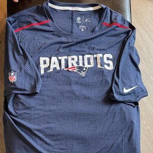 NEW ENGLAND PATRIOTS ON FIELD WARM UP TEE SHIRT